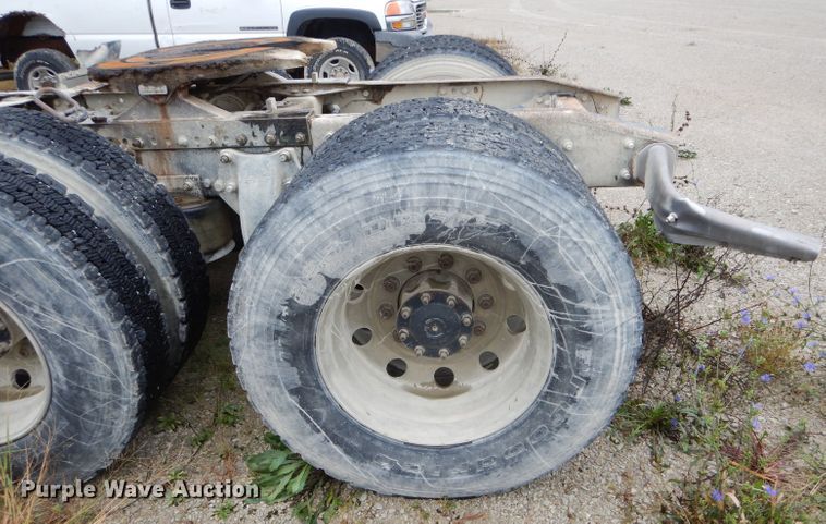 image for item FI9681 2003 Freightliner Columbia semi truck