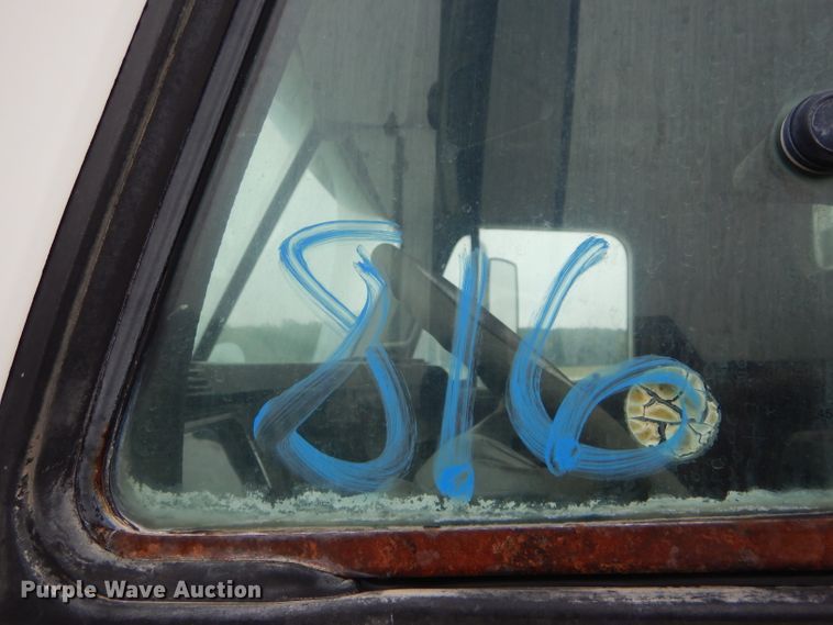 image for item FI9681 2003 Freightliner Columbia semi truck