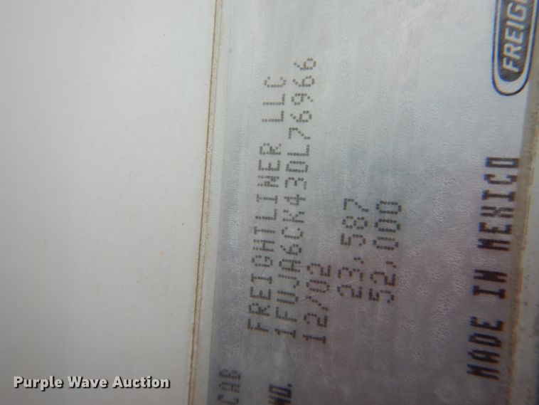 image for item FI9681 2003 Freightliner Columbia semi truck