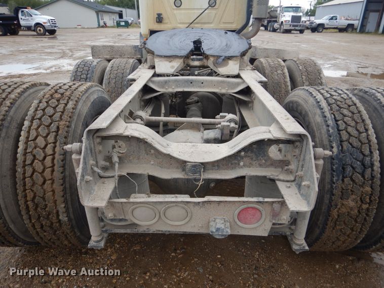 image for item FU9533 2000 Mack CH semi truck