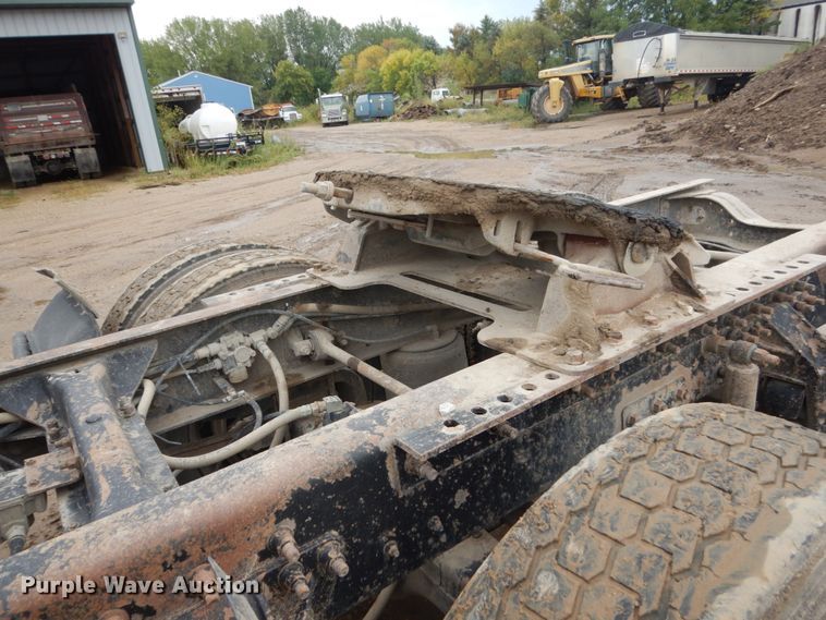 image for item FU9533 2000 Mack CH semi truck