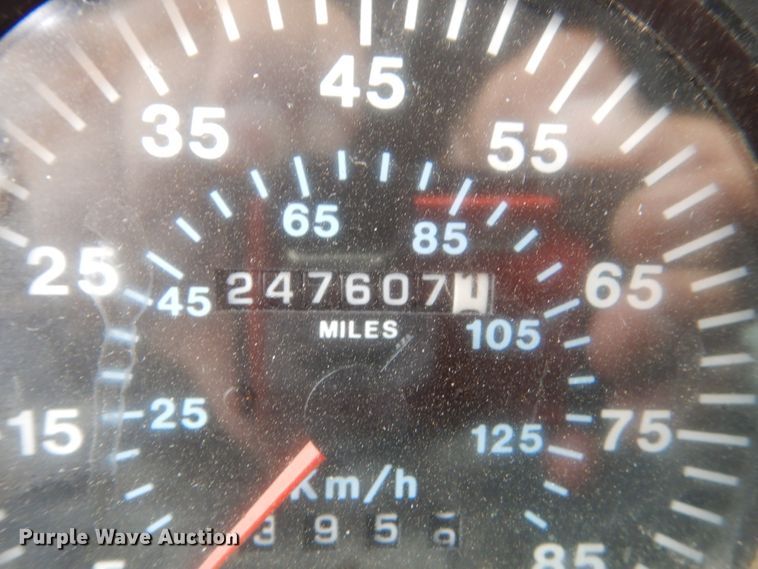 image for item FU9533 2000 Mack CH semi truck