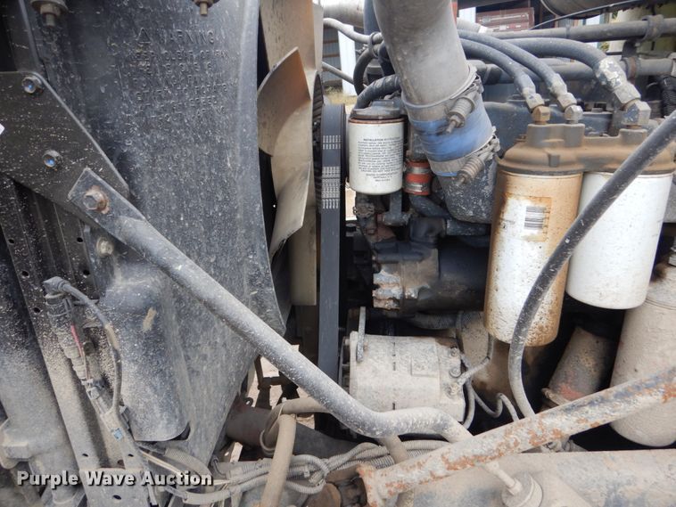 image for item FU9533 2000 Mack CH semi truck