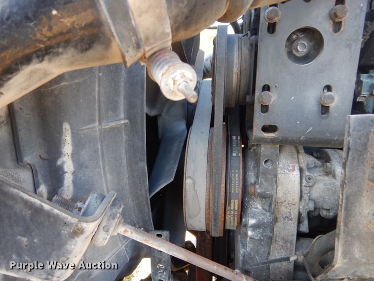 image for item FU9717 2001 International 9200i semi truck