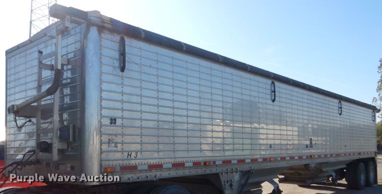 image for item FU9718 2008 Wilson DWH-551PA double hopper bottom grain trailer