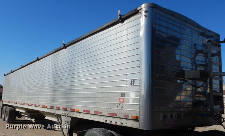 image for item FU9718 2008 Wilson DWH-551PA double hopper bottom grain trailer