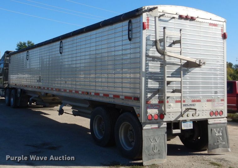 image for item FU9718 2008 Wilson DWH-551PA double hopper bottom grain trailer