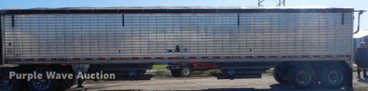 image for item FU9718 2008 Wilson DWH-551PA double hopper bottom grain trailer