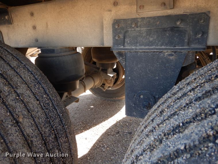 image for item FU9718 2008 Wilson DWH-551PA double hopper bottom grain trailer