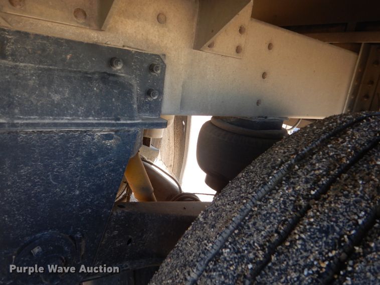 image for item FU9718 2008 Wilson DWH-551PA double hopper bottom grain trailer