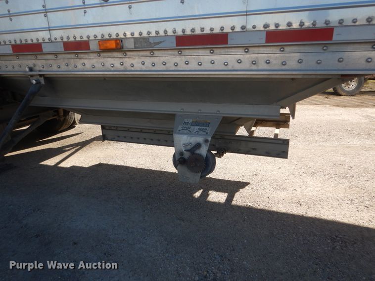 image for item FU9718 2008 Wilson DWH-551PA double hopper bottom grain trailer