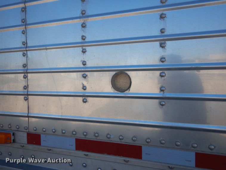 image for item FU9718 2008 Wilson DWH-551PA double hopper bottom grain trailer