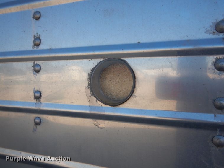 image for item FU9718 2008 Wilson DWH-551PA double hopper bottom grain trailer