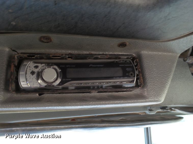 image for item GC9055 1997 Mack RD semi truck