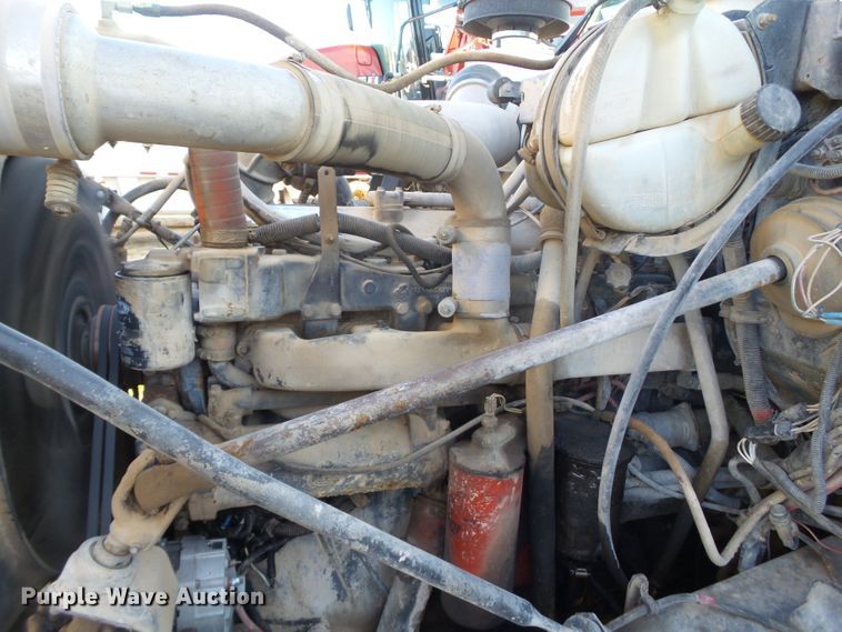 image for item GC9055 1997 Mack RD semi truck