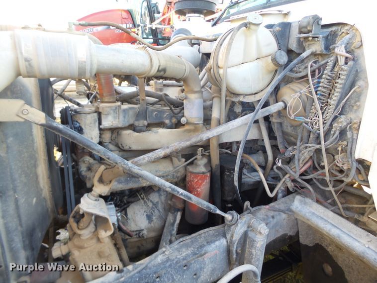 image for item GC9055 1997 Mack RD semi truck