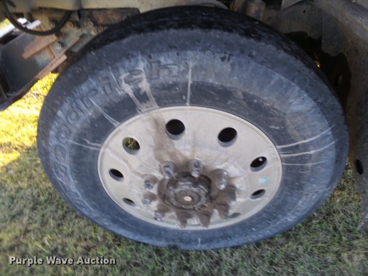 image for item GC9055 1997 Mack RD semi truck