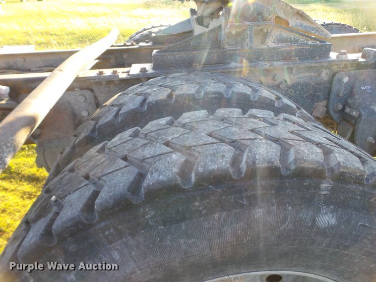 image for item GC9055 1997 Mack RD semi truck