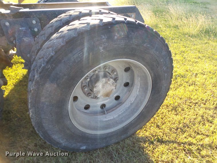 image for item GC9055 1997 Mack RD semi truck