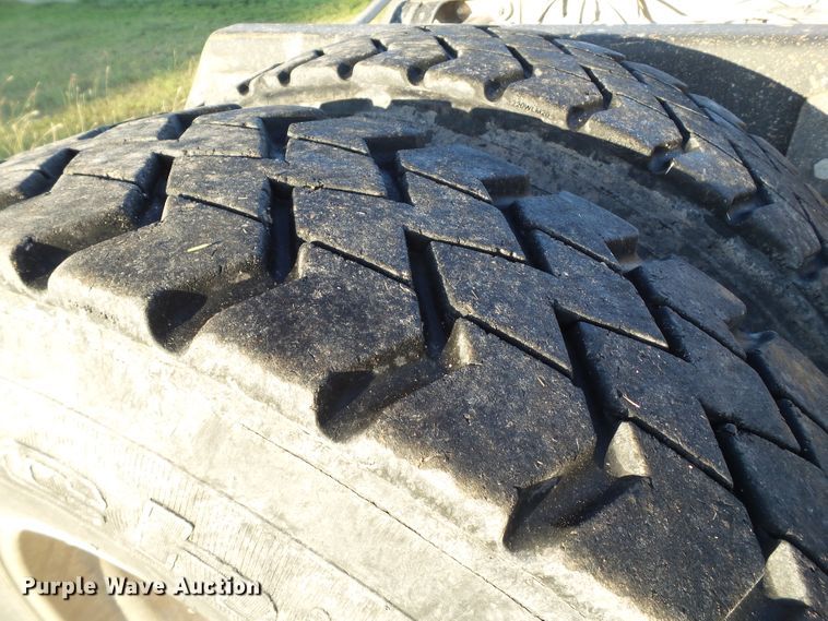 image for item GC9055 1997 Mack RD semi truck