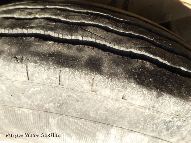 image for item GC9055 1997 Mack RD semi truck