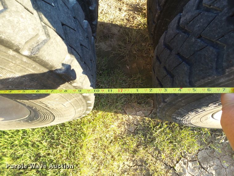 image for item GC9055 1997 Mack RD semi truck