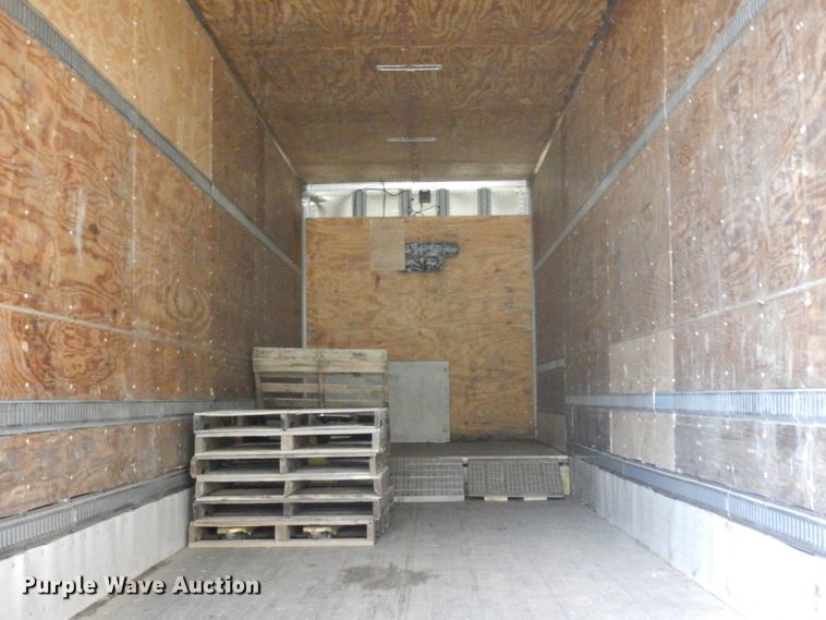 image for item GI9267 2000 Wabash dry van trailer