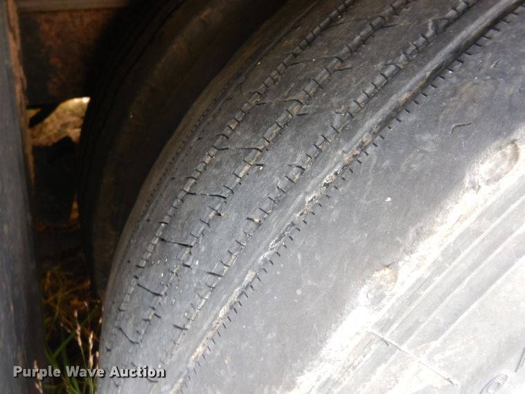 image for item GI9267 2000 Wabash dry van trailer