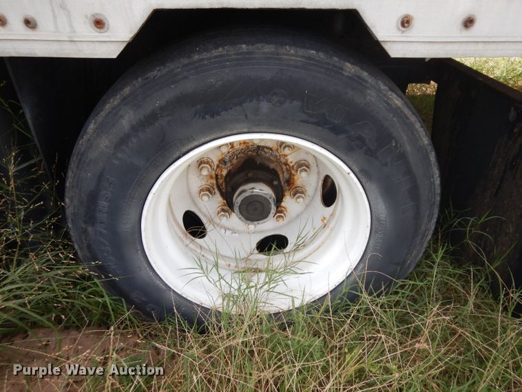image for item GI9267 2000 Wabash dry van trailer