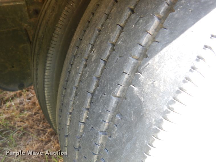 image for item GI9267 2000 Wabash dry van trailer