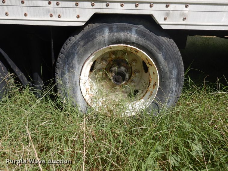 image for item GI9267 2000 Wabash dry van trailer