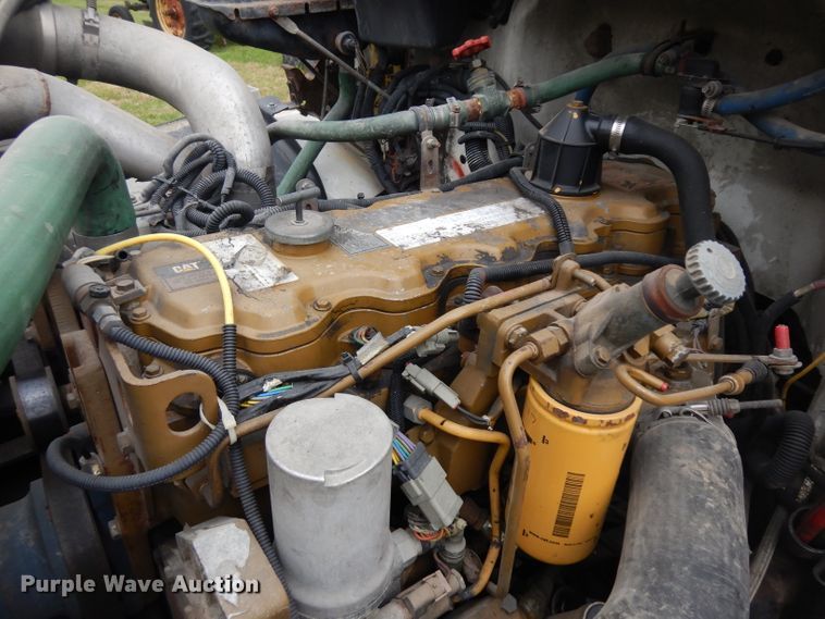 image for item GI9351 1999 Freightliner FL70 semi truck