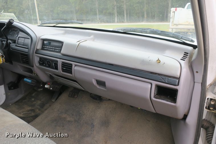 image for item DB10173 1996 Ford F150 pickup truck