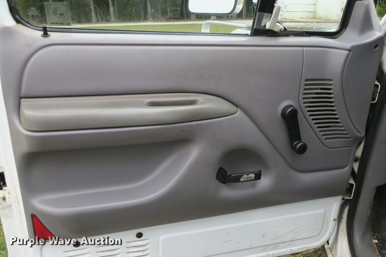 image for item DB10173 1996 Ford F150 pickup truck