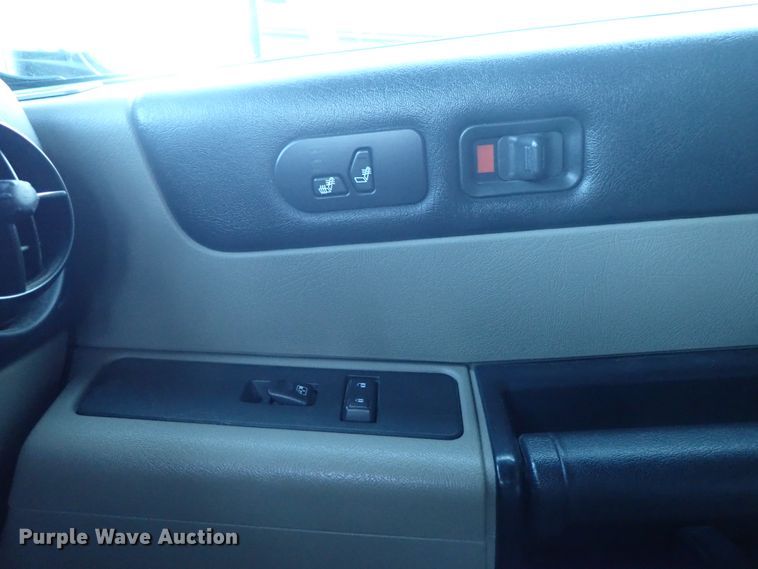 image for item DB7670 2006 Hummer H2 limousine