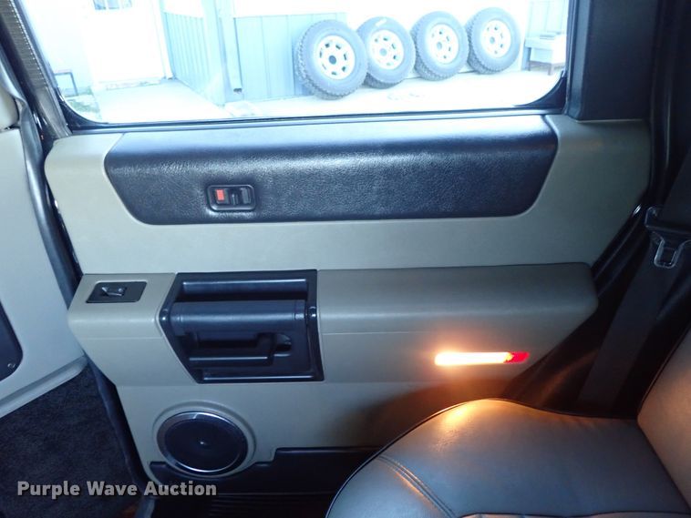 image for item DB7670 2006 Hummer H2 limousine