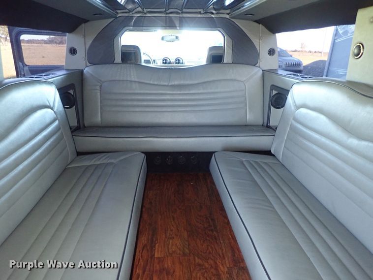 image for item DB7670 2006 Hummer H2 limousine