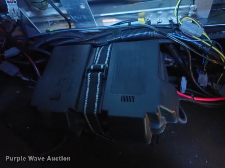 image for item DB7670 2006 Hummer H2 limousine