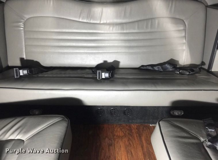 image for item DB7670 2006 Hummer H2 limousine