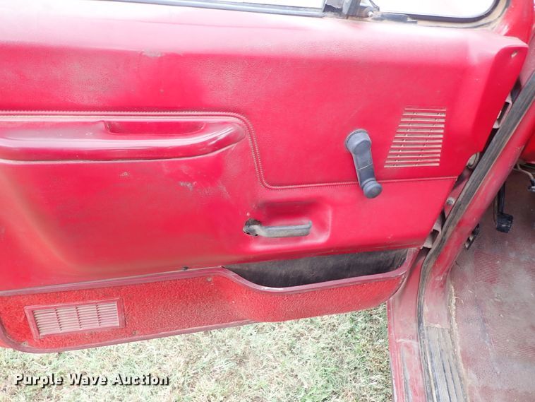 image for item DB7707 1990 Ford F250 flatbed pickup truck