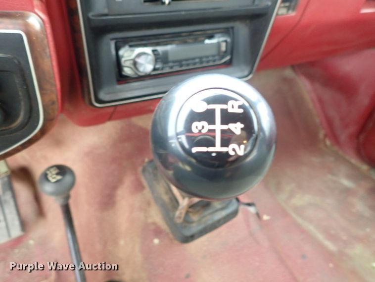 image for item DB7707 1990 Ford F250 flatbed pickup truck