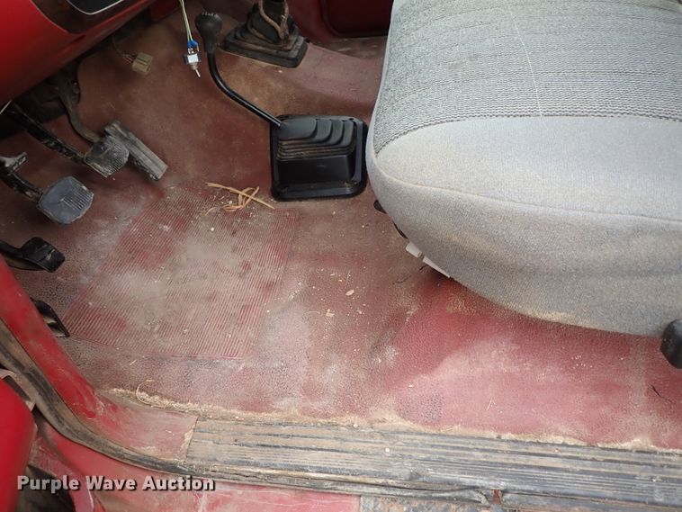 image for item DB7707 1990 Ford F250 flatbed pickup truck