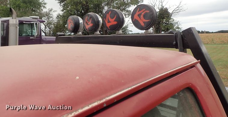 image for item DB7707 1990 Ford F250 flatbed pickup truck