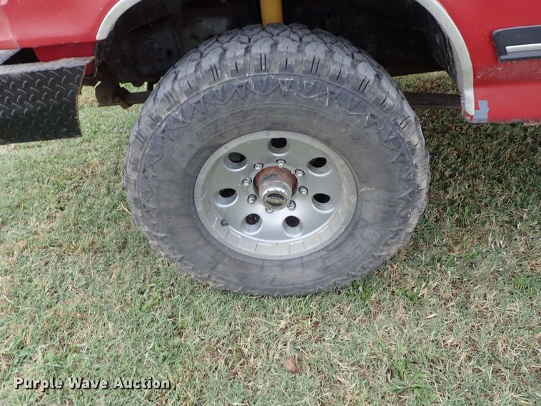 image for item DB7707 1990 Ford F250 flatbed pickup truck