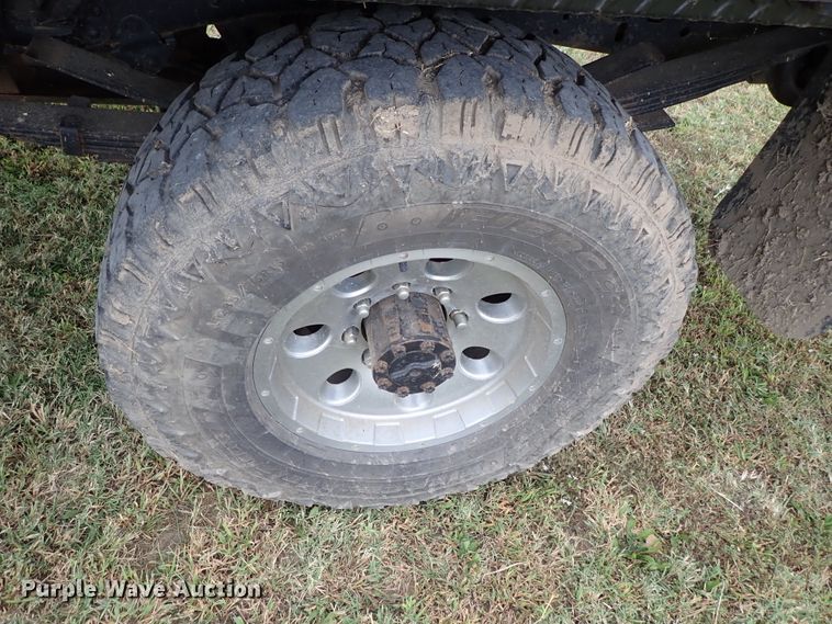 image for item DB7707 1990 Ford F250 flatbed pickup truck