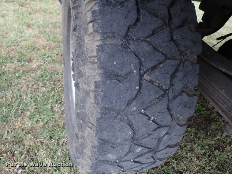 image for item DB7707 1990 Ford F250 flatbed pickup truck