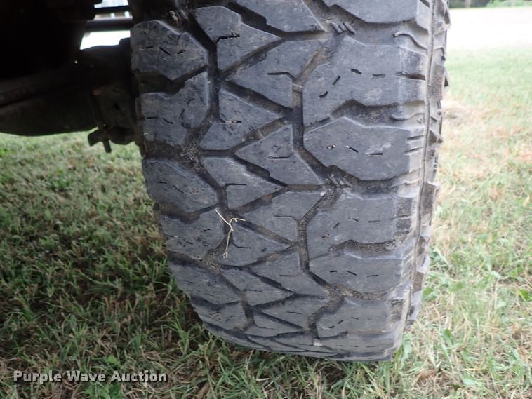 image for item DB7707 1990 Ford F250 flatbed pickup truck