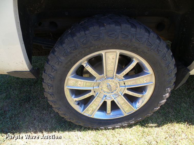 image for item DC5056 2014 Chevrolet Silverado 1500 High Country Crew Cab pickup truck