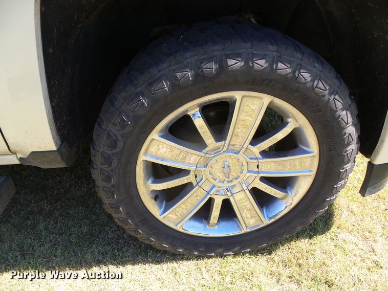 image for item DC5056 2014 Chevrolet Silverado 1500 High Country Crew Cab pickup truck