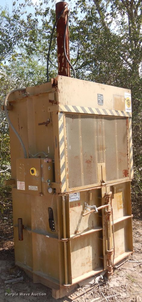 image for item DD3029 Piqua Series 40 cardboard baler